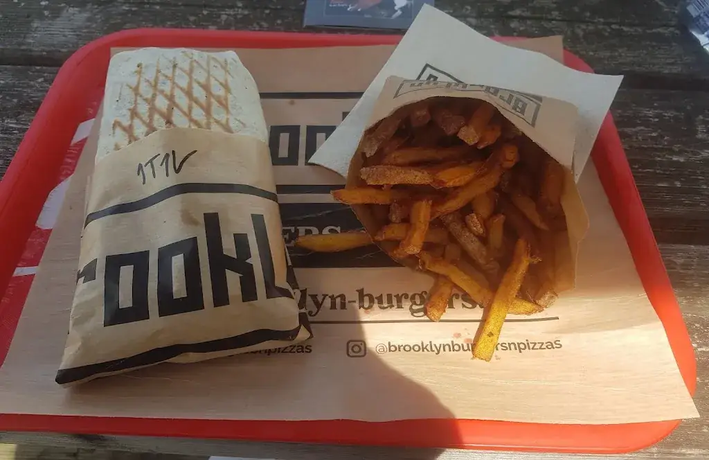 Brooklyn Burgers n' Pizzas_Nousty_slider_image_3