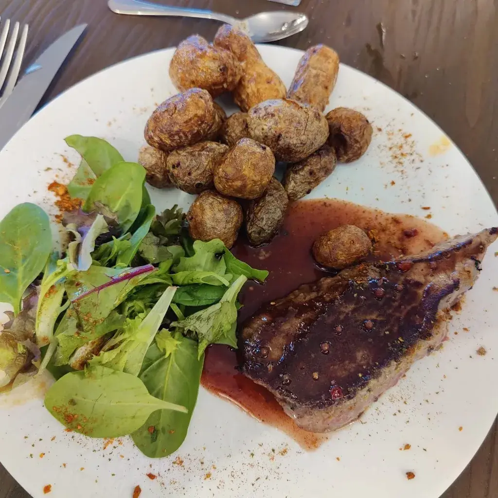 LE SEIZE_Nousty_slider_image_2