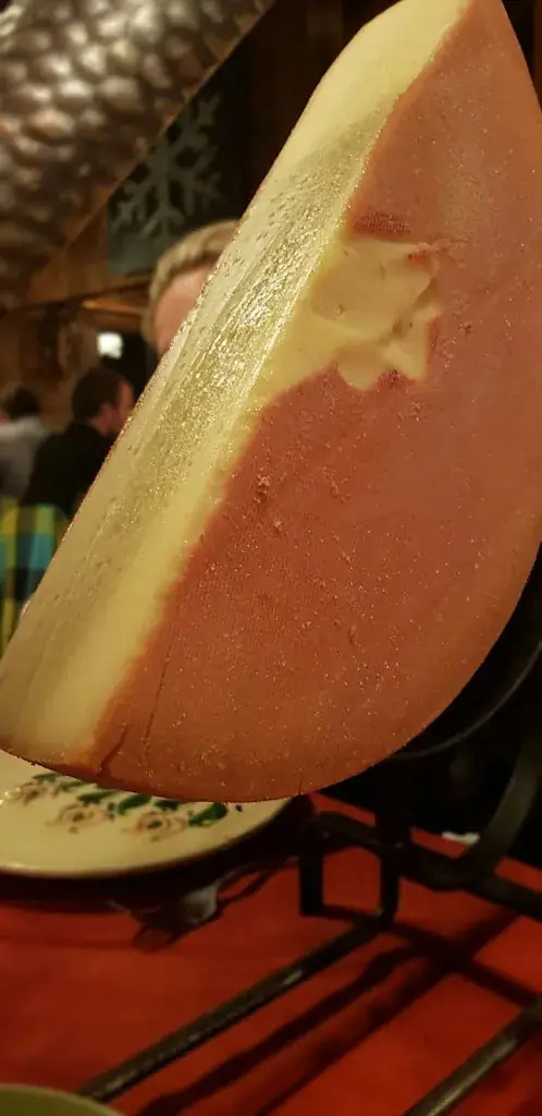 Tom Dunbar_Le Bercail_Clusaz_review