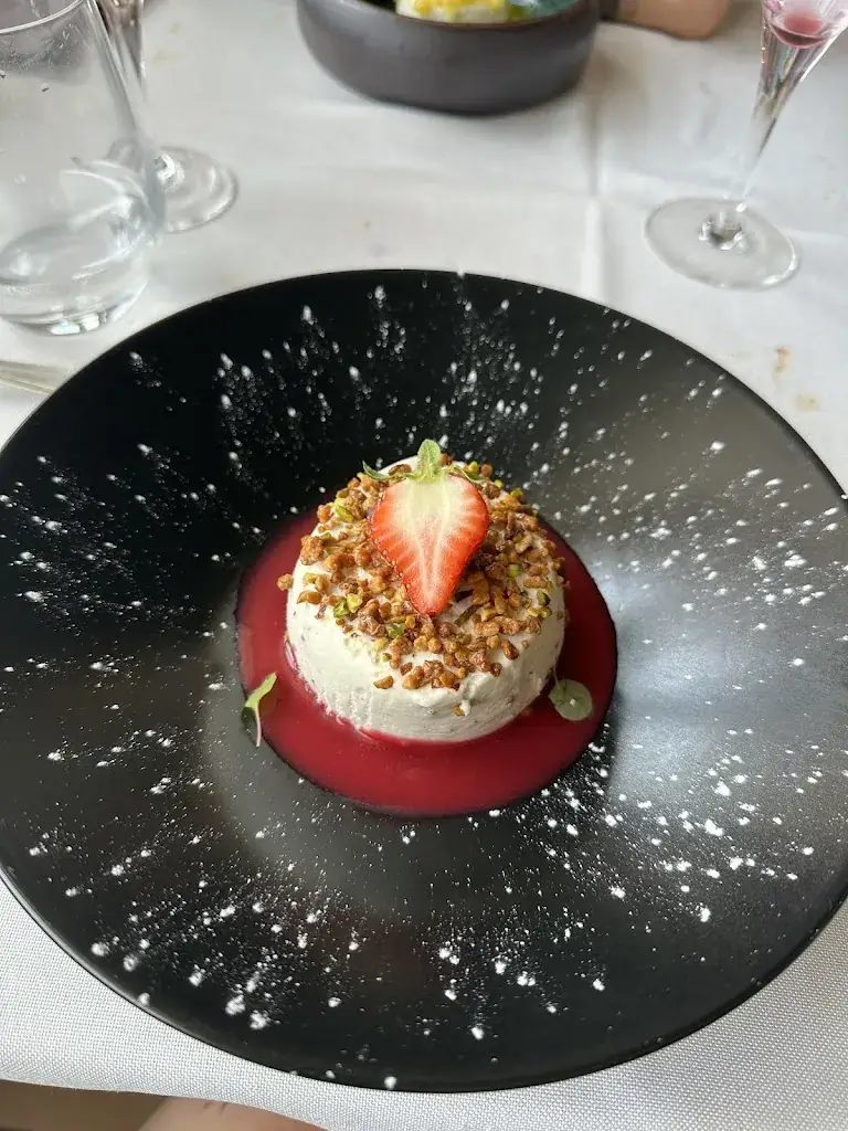 celxn __Restaurant Le Cheval Blanc_Saint-Pierre-des-Échaubrognes_review