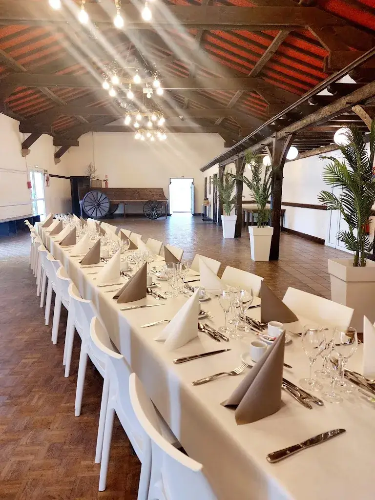 Restaurant Le Cheval Blanc_Saint-Pierre-des-Échaubrognes_slider_image_1