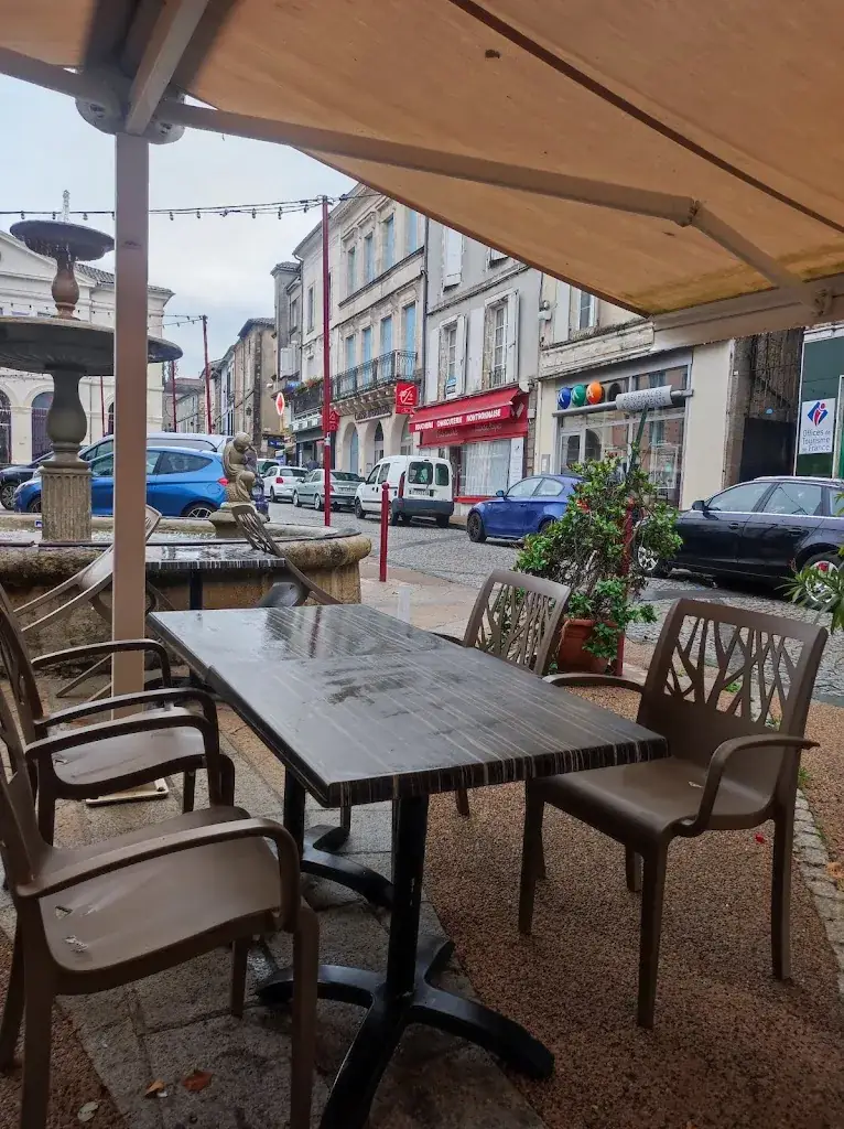 Brasserie de la Fontaine Restaurant in Nontron