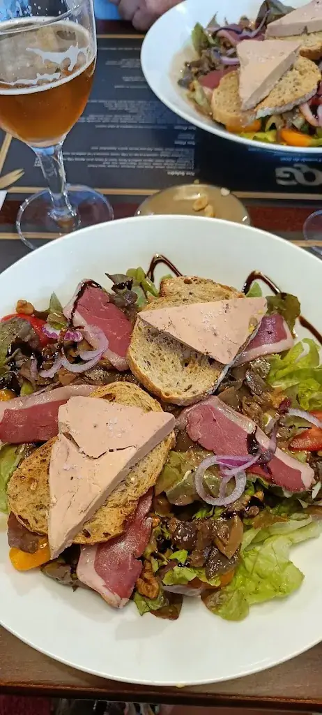 Annie Mastoumecq_Brasserie Le QG_Nontron_review