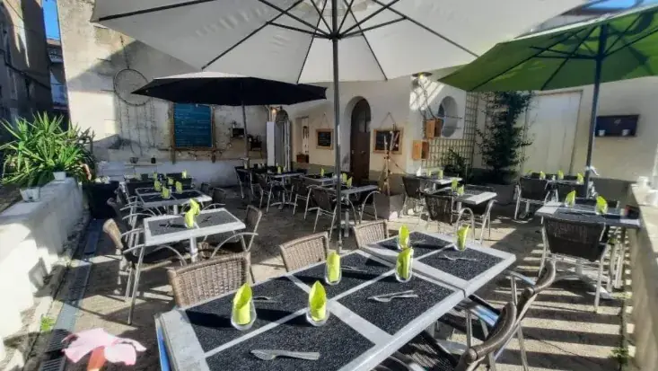 Pizzeria Les Bains Douches Restaurant in Nontron