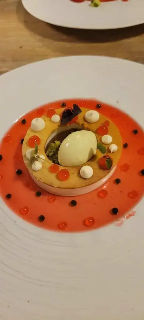 Helen Little-Bird_Le Moulin Du Grand Etang_Saint-Estèphe_review