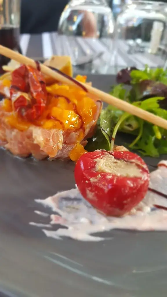 G Leutscher_Hôtel de France_Saint-Pardoux-la-Rivière_recensione