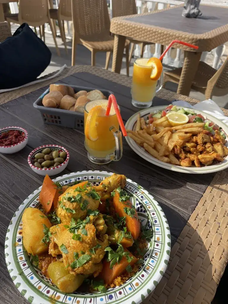 sarah lim_Restaurant Café Seles_Tunisia_review