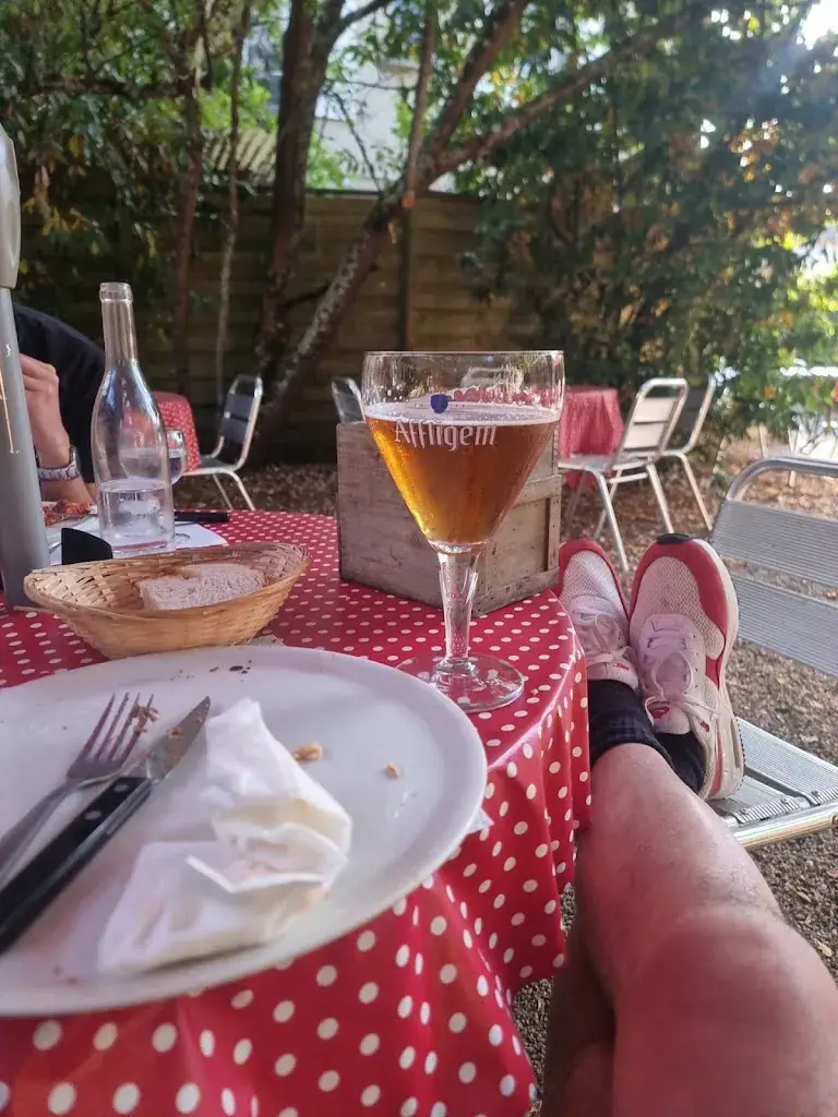 Nigel B_CHEZ FRANCIS_Oradour-sur-Glane_review