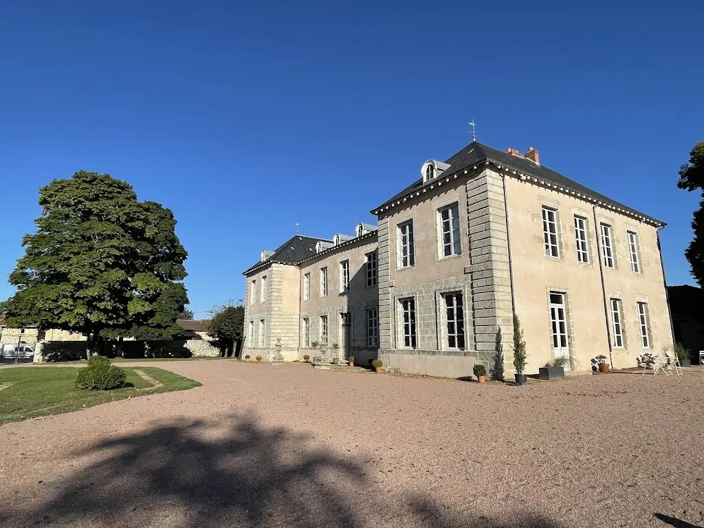 Chateau de LAPLAUD_Oradour_slider_image_3
