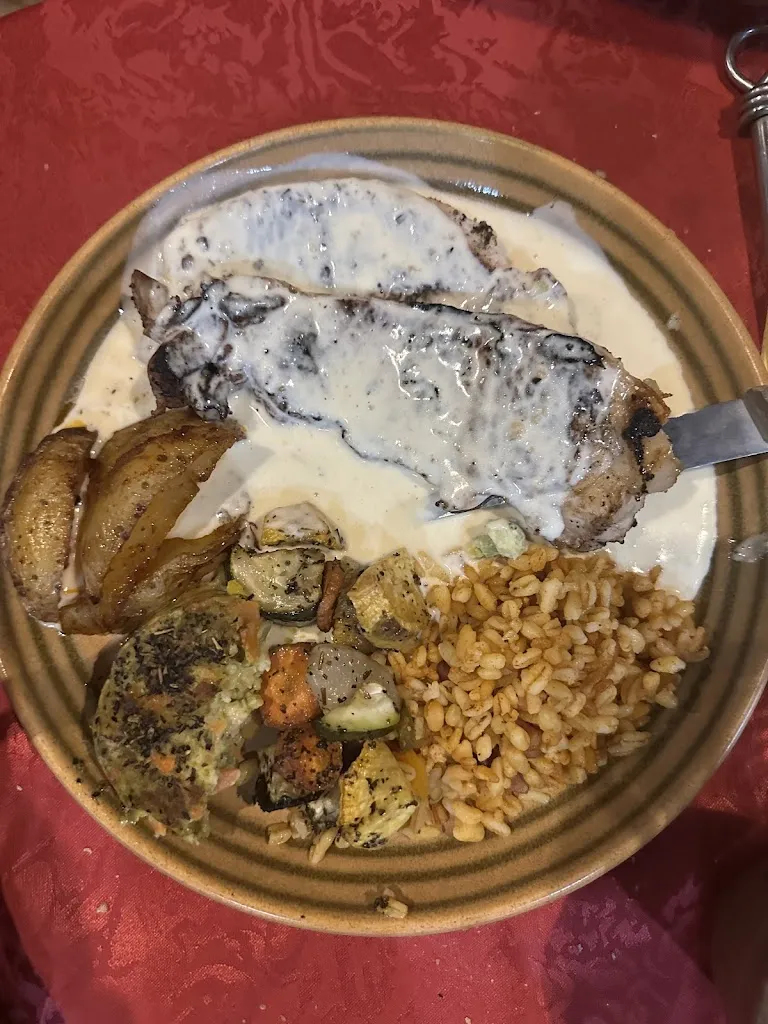 ORIANE MAZIN_Auberge Médiévale Vallicella_Saint-Gence_reseña