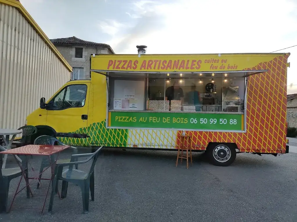 Elodie Cremades_Pizzas au feu de bois_Pamproux_review