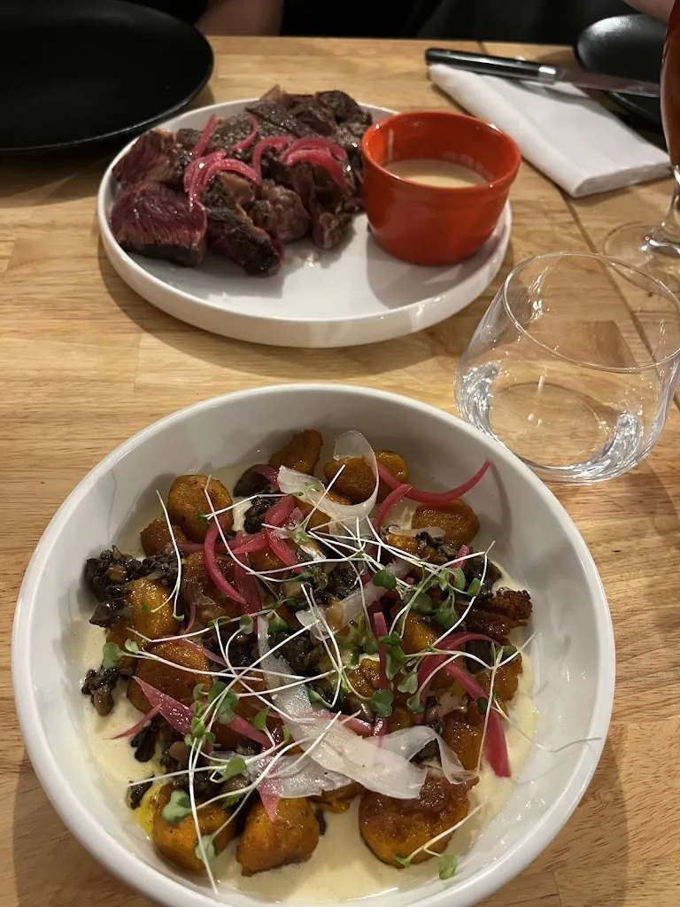 marcela millan_Les Pyrénées_Pau_recensione