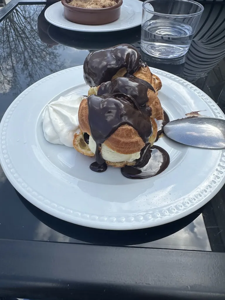 Shane LaPierre_La Cambuse_Pauillac_review