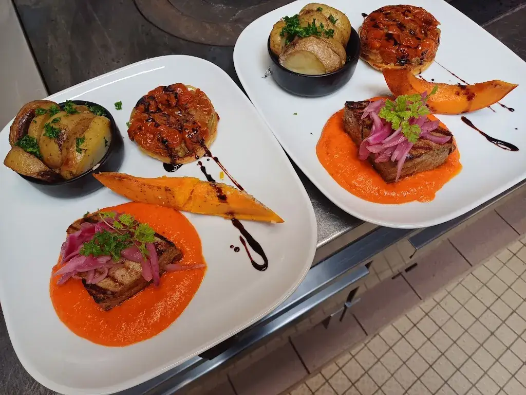 Restaurant Café du Midi_Soussac_slider_image_3