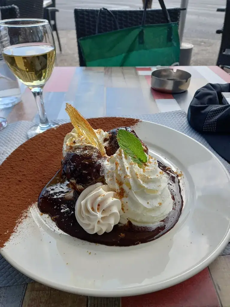 richard Michael_O'Garage - Brasserie_Orthez_review