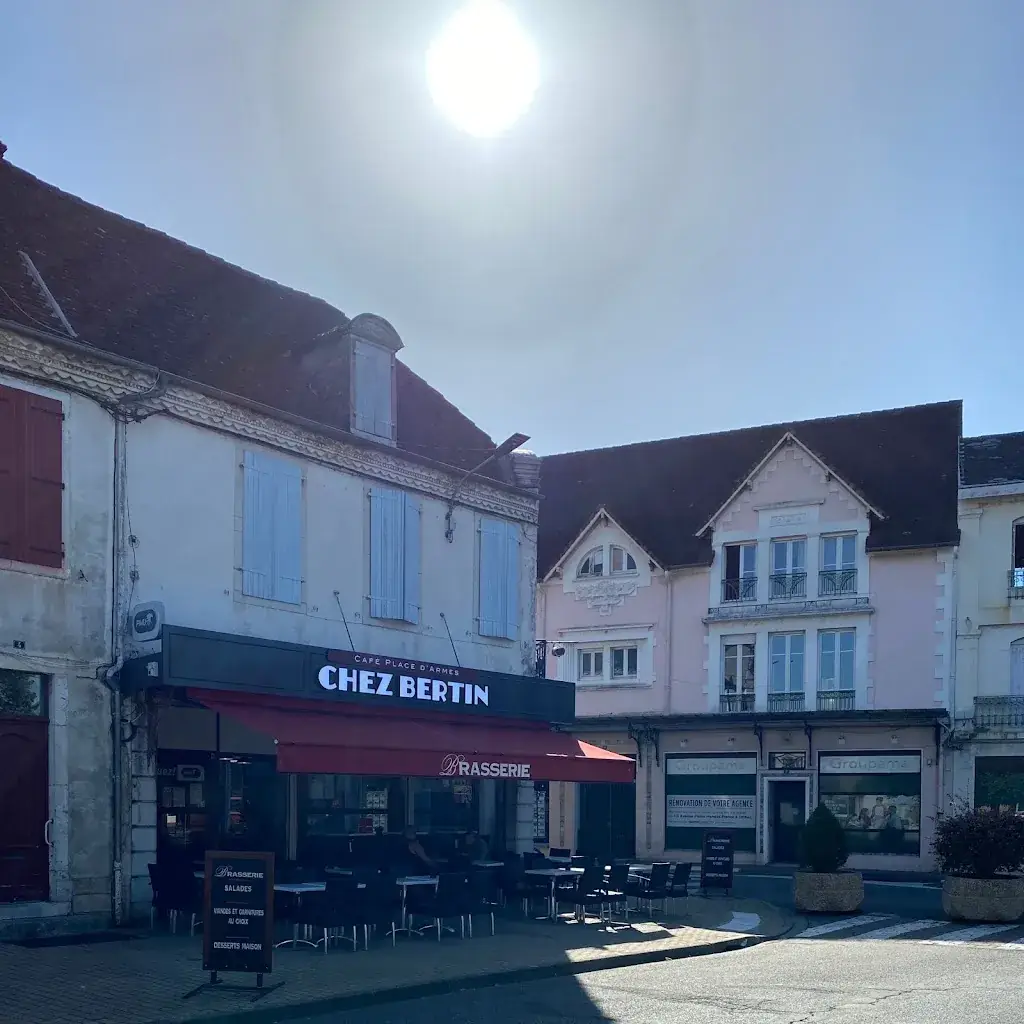 Chez Bertin - Café De La Place Armes_Orthez_slider_image_3