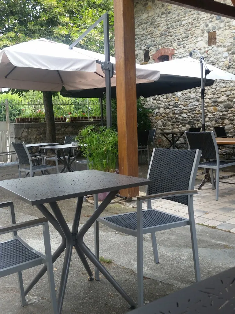 Auberge Escude Quillet restaurant in Biron