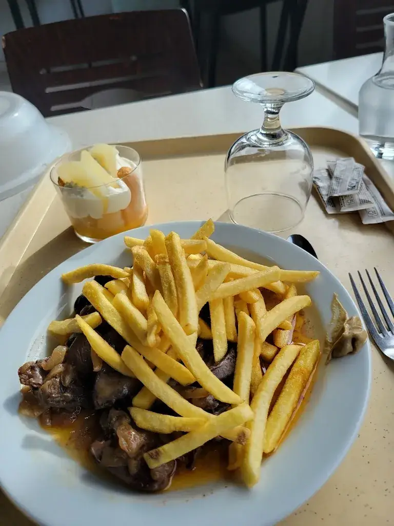 Patrick Albert_La Cafétéria_Orthez_review