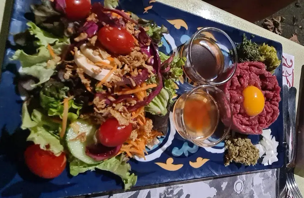 Veronique Ducamp_La Cafétéria_Orthez_review