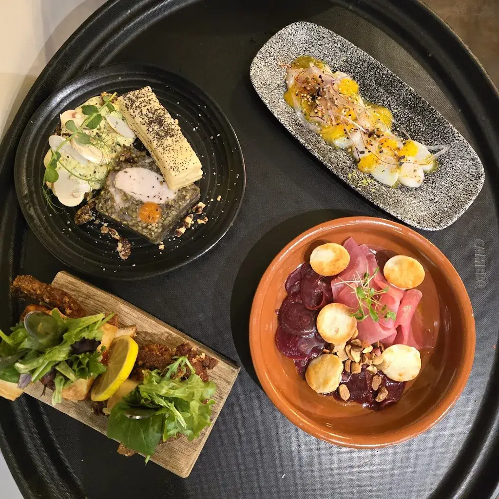 La Kahut_Parentis-en-Born_slider_image_3