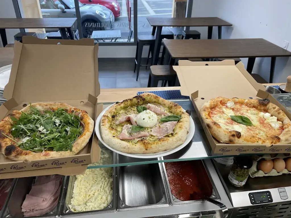 Little Italy_Parentis-en-Born_slider_image_1