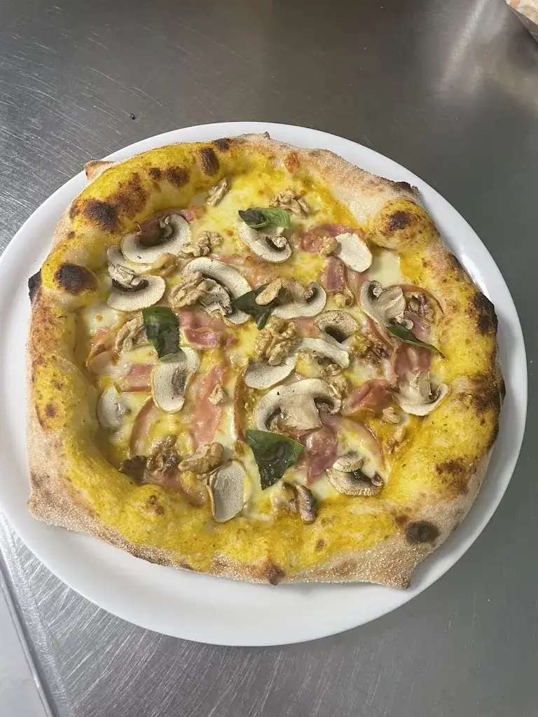 Little Italy_Parentis-en-Born_slider_image_3