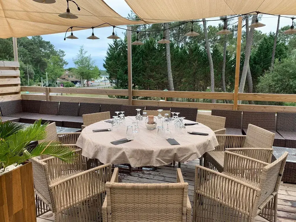 Rooftop Parentis_Parentis-en-Born_slider_image_2