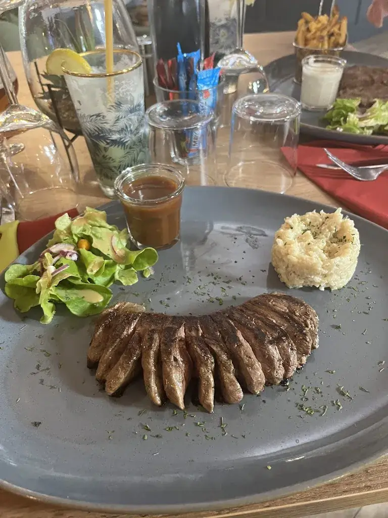 Amor Villacrusis_Restaurant du Camping Au Lac de Biscarrosse_Parentis-en-Born_review