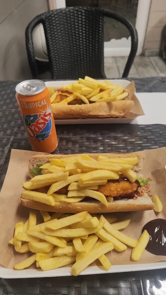 Almudena Agramunt_PMC- Bubble Land’_Parentis-en-Born_review