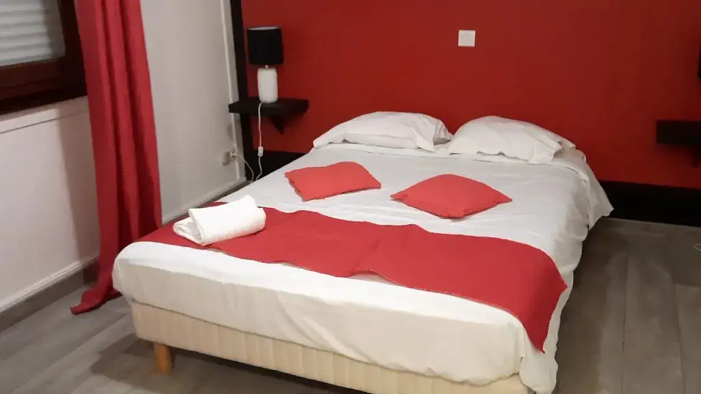 Hôtel Restaurant Le Manguier restaurant in Peyrat-de-Bellac