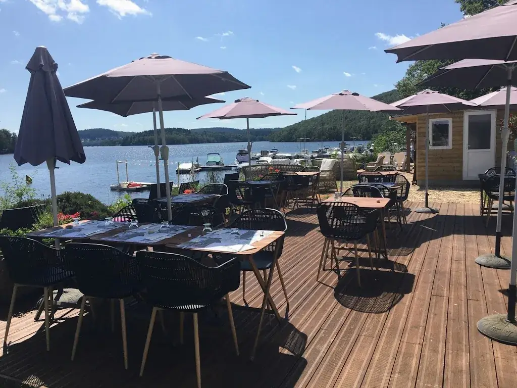 Le Cara'Bar (Crêperie-Brasserie-Glacier-Bar Lounge) restaurant in Peyrat-le-Château