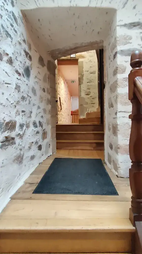 Logis Auberge Dupuytren_Pierre-Buffière_slider_image_2