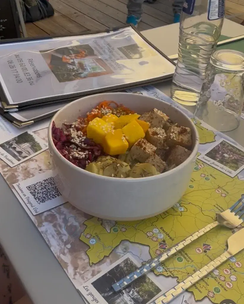 alizée lebrun_Atrium Café Restaurant_Piégut-Pluviers_review