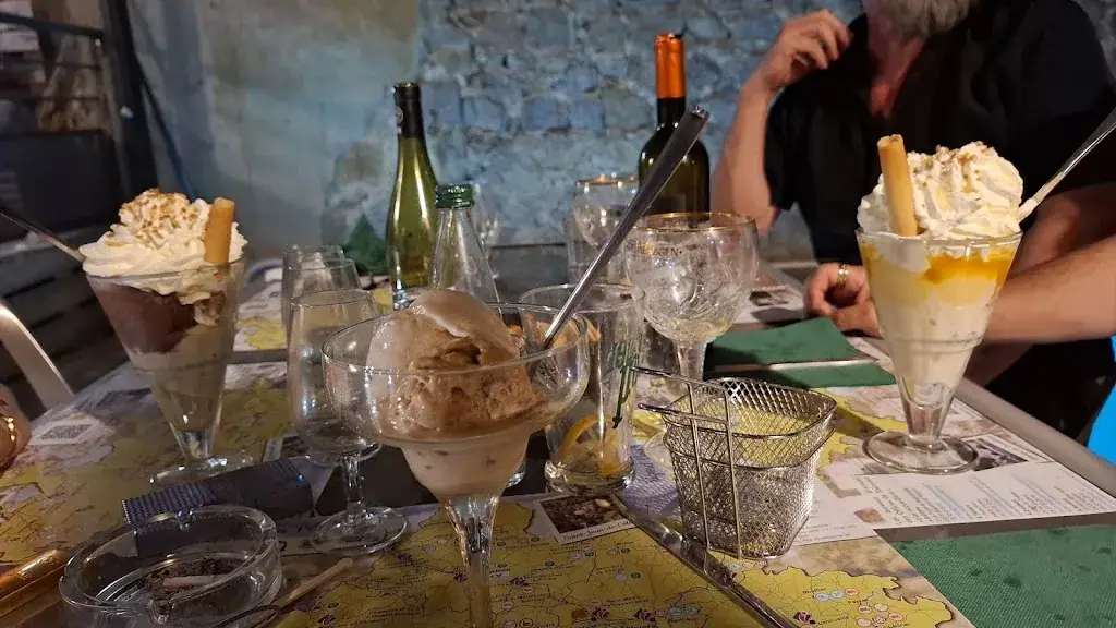 bridget lavergne_Atrium Café Restaurant_Piégut-Pluviers_review