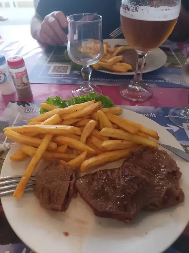 Bistrot des Halles_Pleumartin_slider_image_3