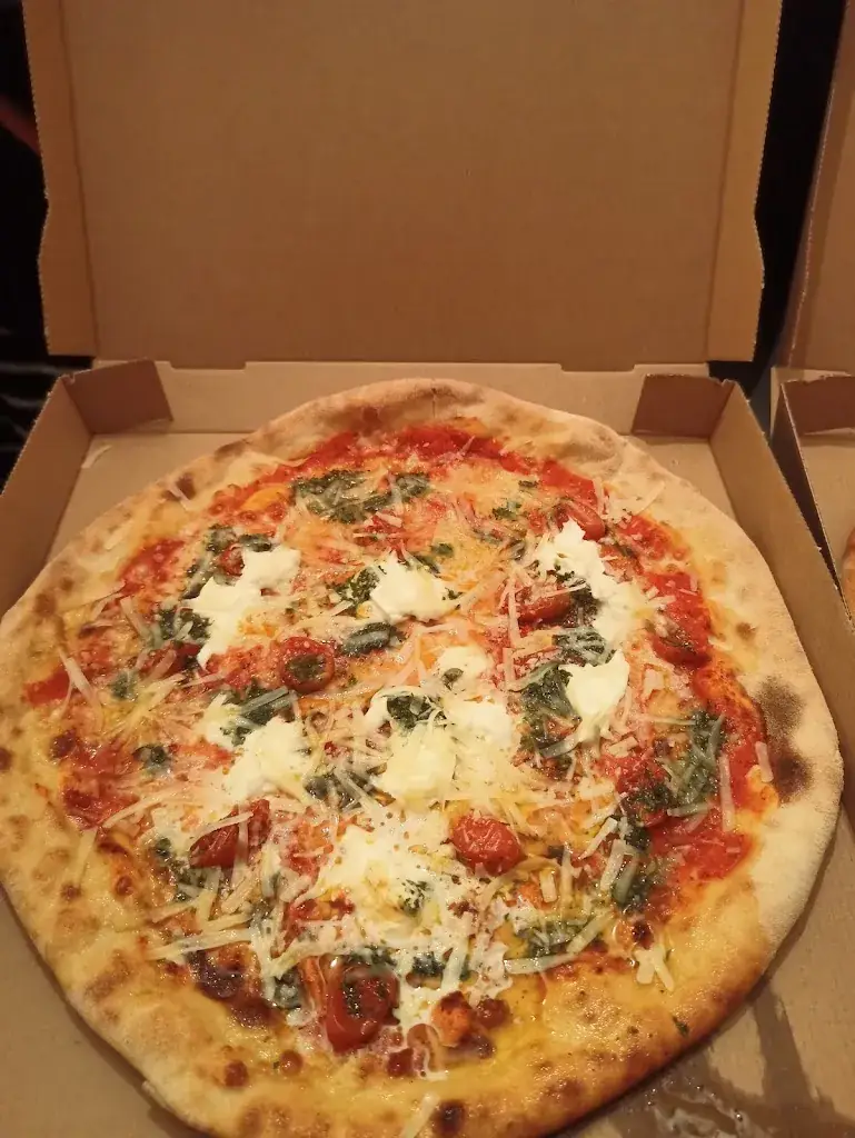 Chloe Bruand_Robin - Pizza pour les gourmets_Pompignac_review