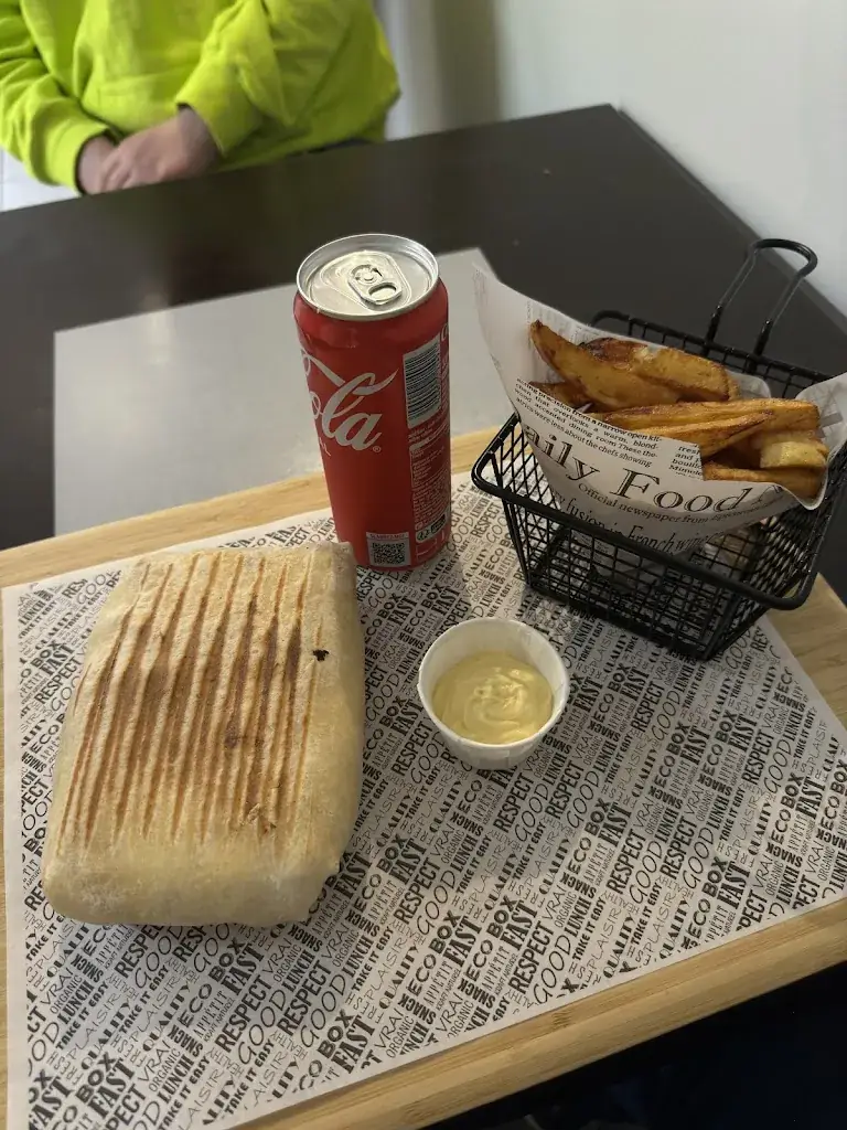 Urbex_asturias_Snack Chez Groott_Pomarez_review