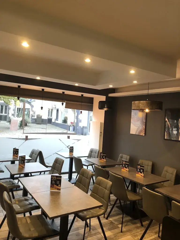 Le 34 Food Factory restaurant in Cendre