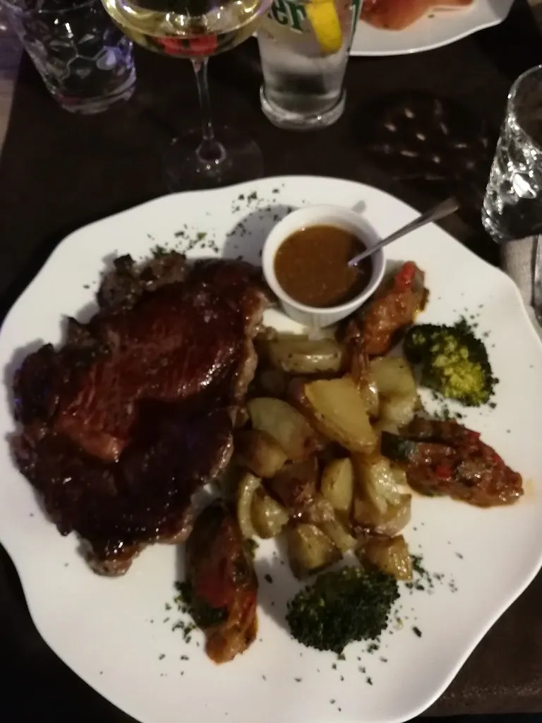 bshuchuk_Le Seizieme_Périgueux_review