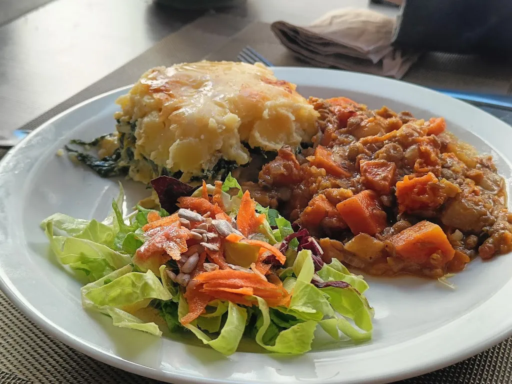 Viviana Pletto_Izba_Périgueux_review