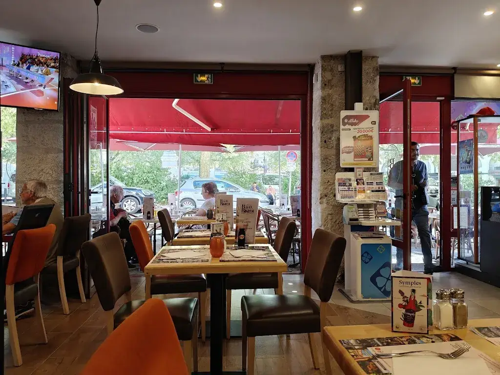 Christophe Vigneron_Le bouche à oreille_Périgueux_review