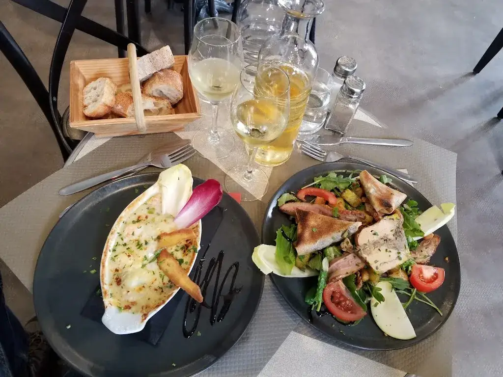 John Varney_Le Français_Pons_review