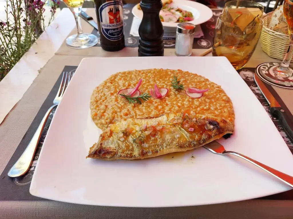 Du Pont_Montreux_slider_image_3