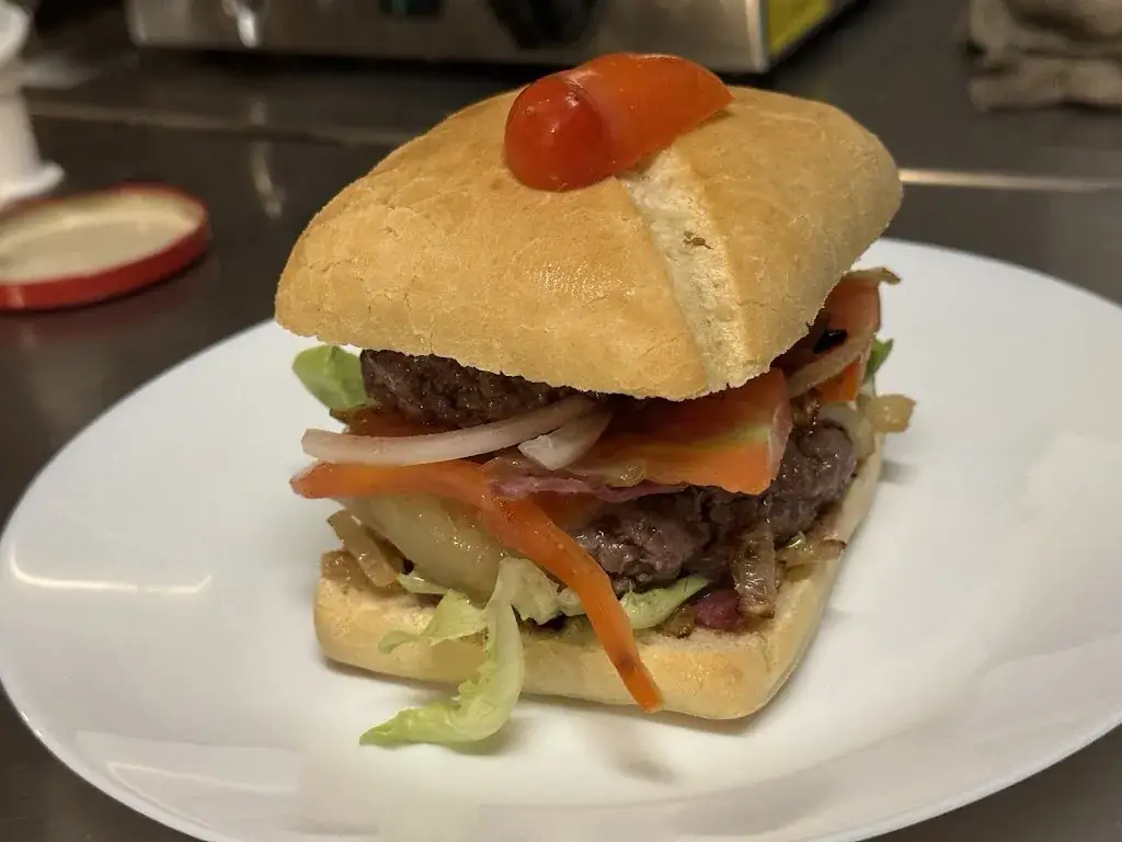 Café De France Restaurant , Bar_Pontacq_slider_image_2