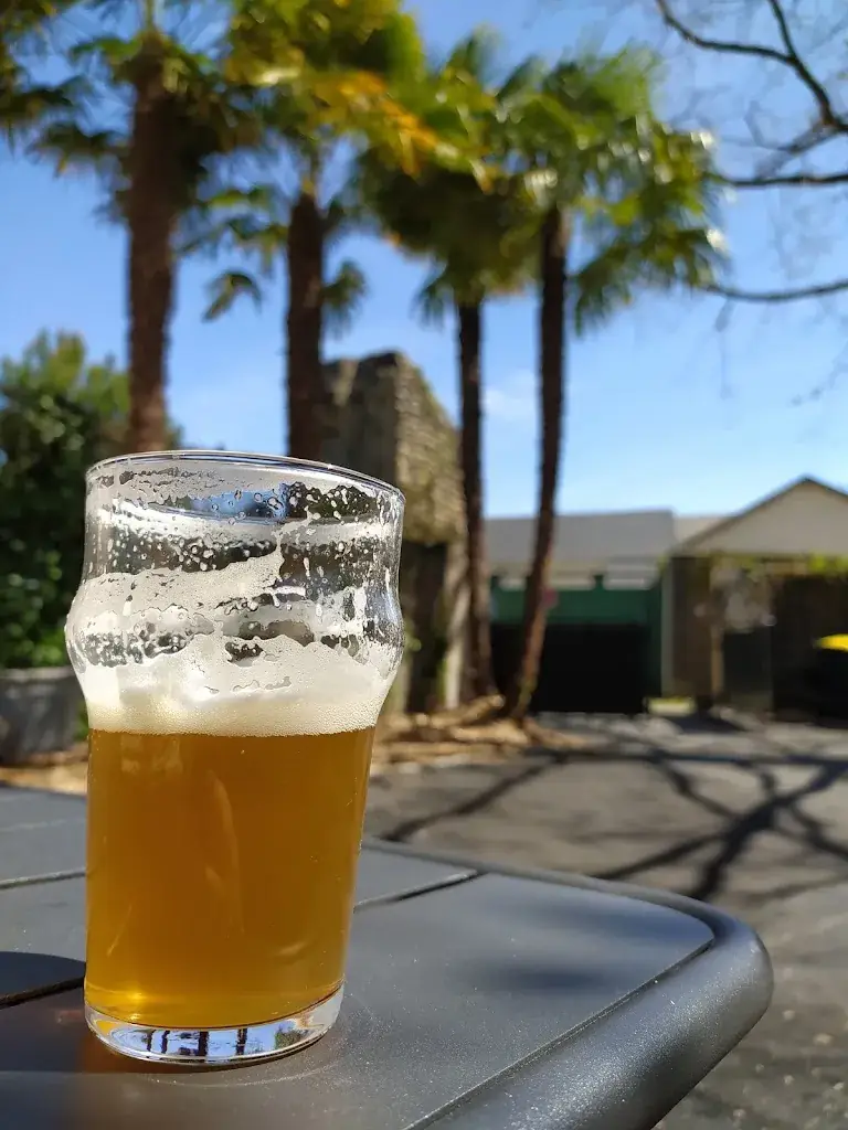 Brasserie Pontacus - Bières Artisanales / Brewpub / Espace Boutique_Pontacq_slider_image_2