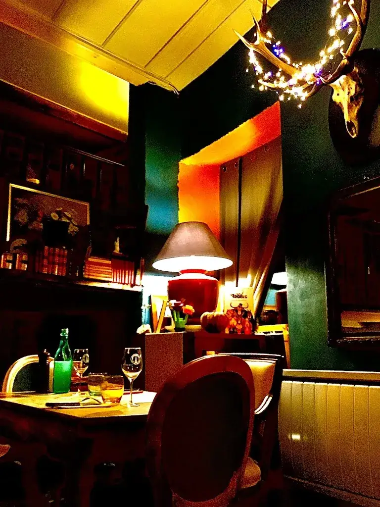 Le Trèfle À Quatre Feuilles restaurant in Langeac