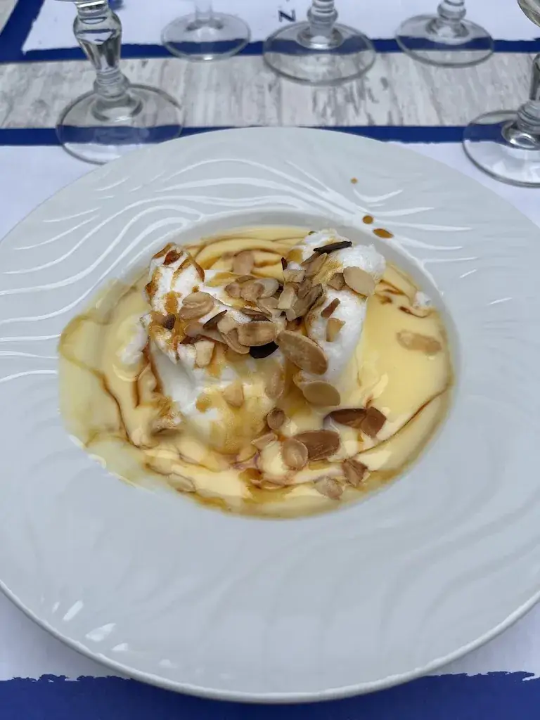 Alix Tromp_Au Cap de Bonne Espérance_Port-des-Barques_review