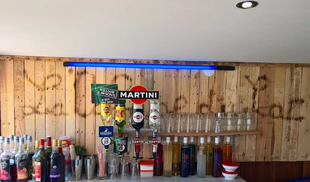 La Cabane Du Lac restaurant in Port-des-Barques