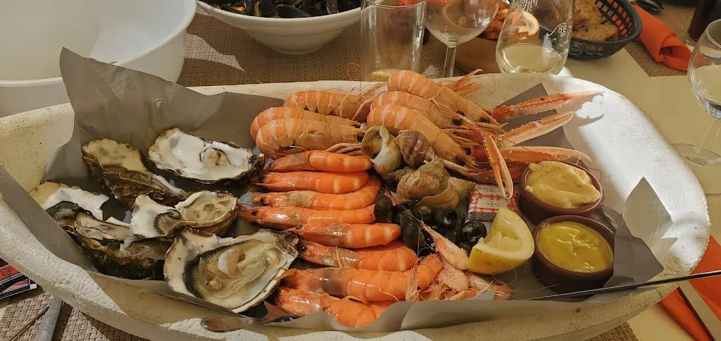 Marwan KHELIF_La Cabane de port des barques_Port-des-Barques_review