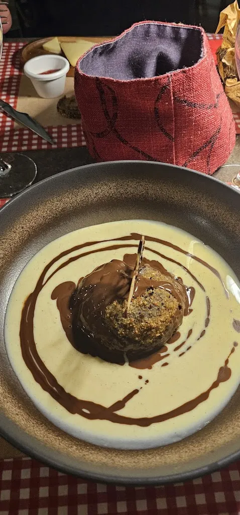 Coralie Rs_Nowhere else_Prahecq_review